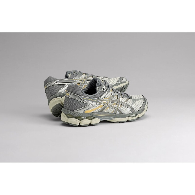 Zapatillas ASICS GEL-Cumulus 16 Hombre Cream/clay Grey