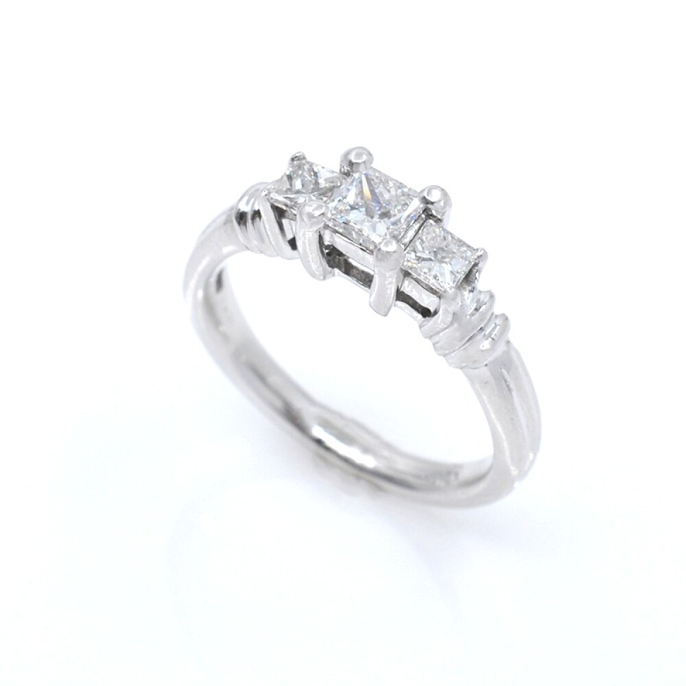 Anillo platino 950 y brillantes tallado princesa Anillo platino 950 y brillantes tallado princesa