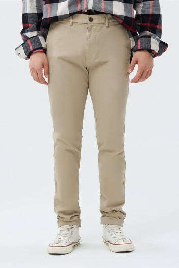Pantalón Khaki Skinny Hombre Iconic Khaki
