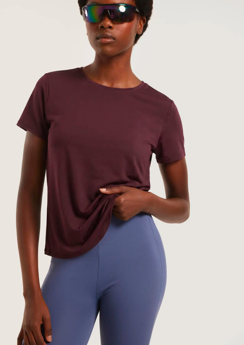 CAMISETA DEPORTIVA DE ALTO RENDIMIENTO - BORDEAUX 
