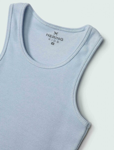 MUSCULOSA BÁSICA INFANTIL EN TELA CANALADA CELESTE