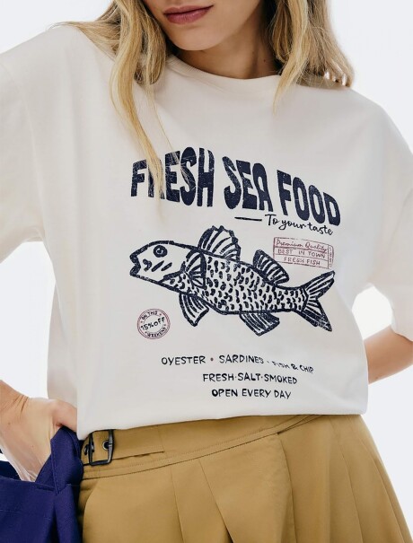 CAMISETA CON ESTAMPA MODELO OVERSIZE BEIGE