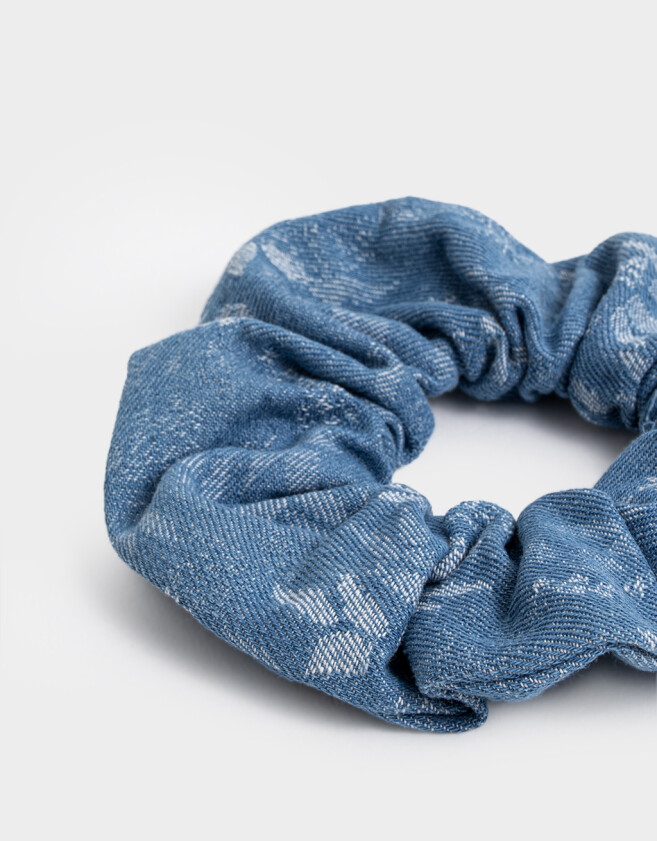 Skunzies De denim Scrunchie - Azul Medio