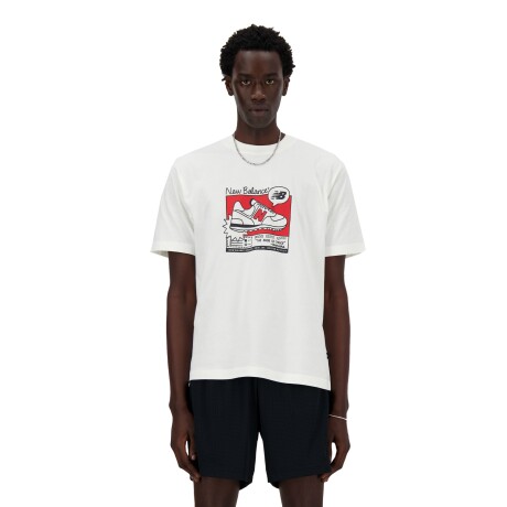 Remera New Balance de Hombre - GRAPHIC FOOTWEAR - MT41593SST WHITE