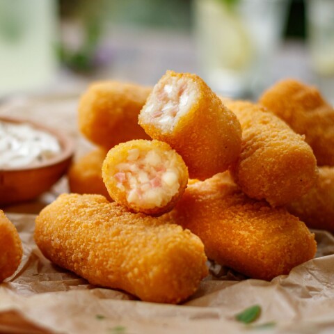 CROQUETA DE PAPA CON JAMÓN Y QUESO - 2 KG Croqueta De Papa Con Jamón Y Queso - 2 Kg