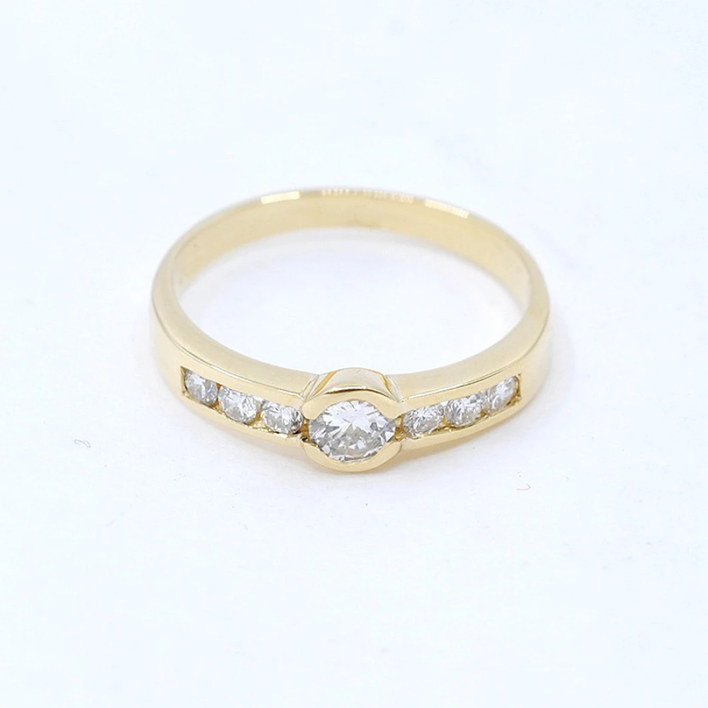 Anillo En Oro 18K Y Brillantes Anillo En Oro 18K Y Brillantes