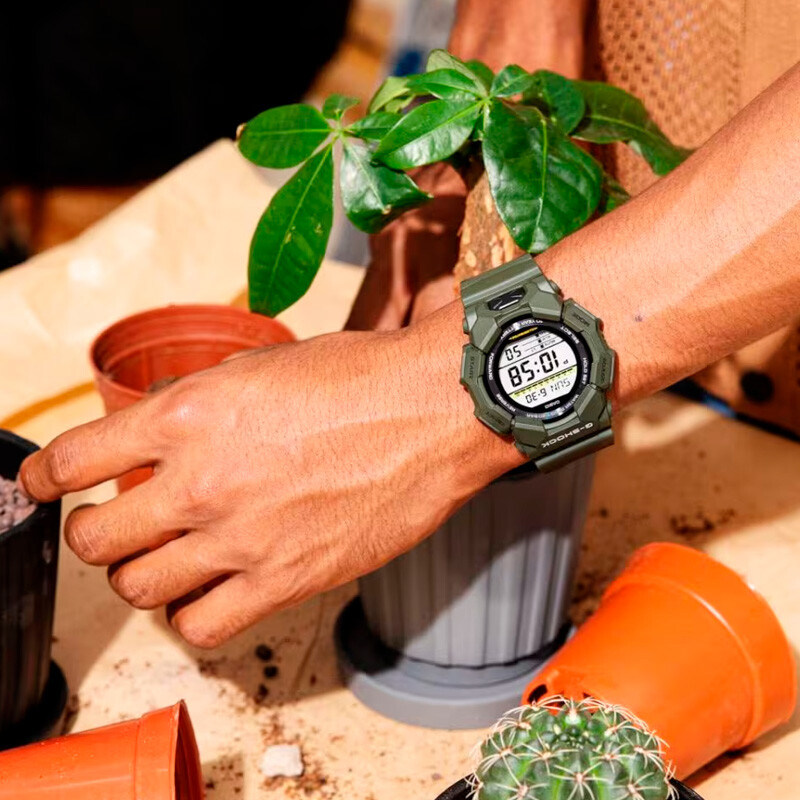 Reloj G-Shock de Caballero GD-010-3DR Reloj G-Shock de Caballero GD-010-3DR