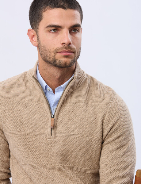 BUZO TEJIDO TEXTURADO Beige