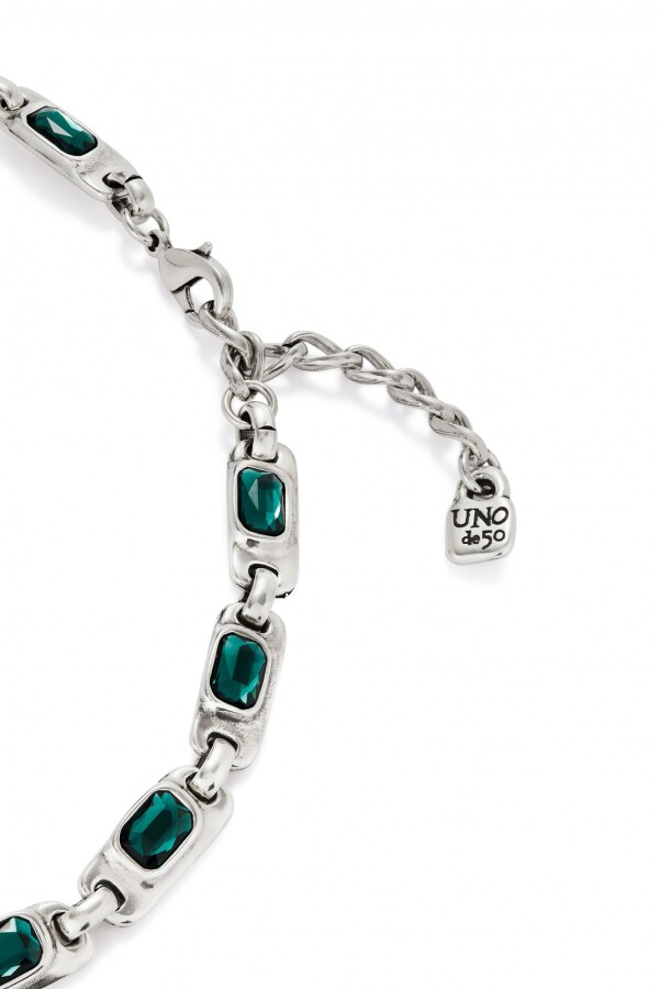 COLLAR BAÑADO EN PLATA DE LEY CON CRISTALES VERDES Colgante