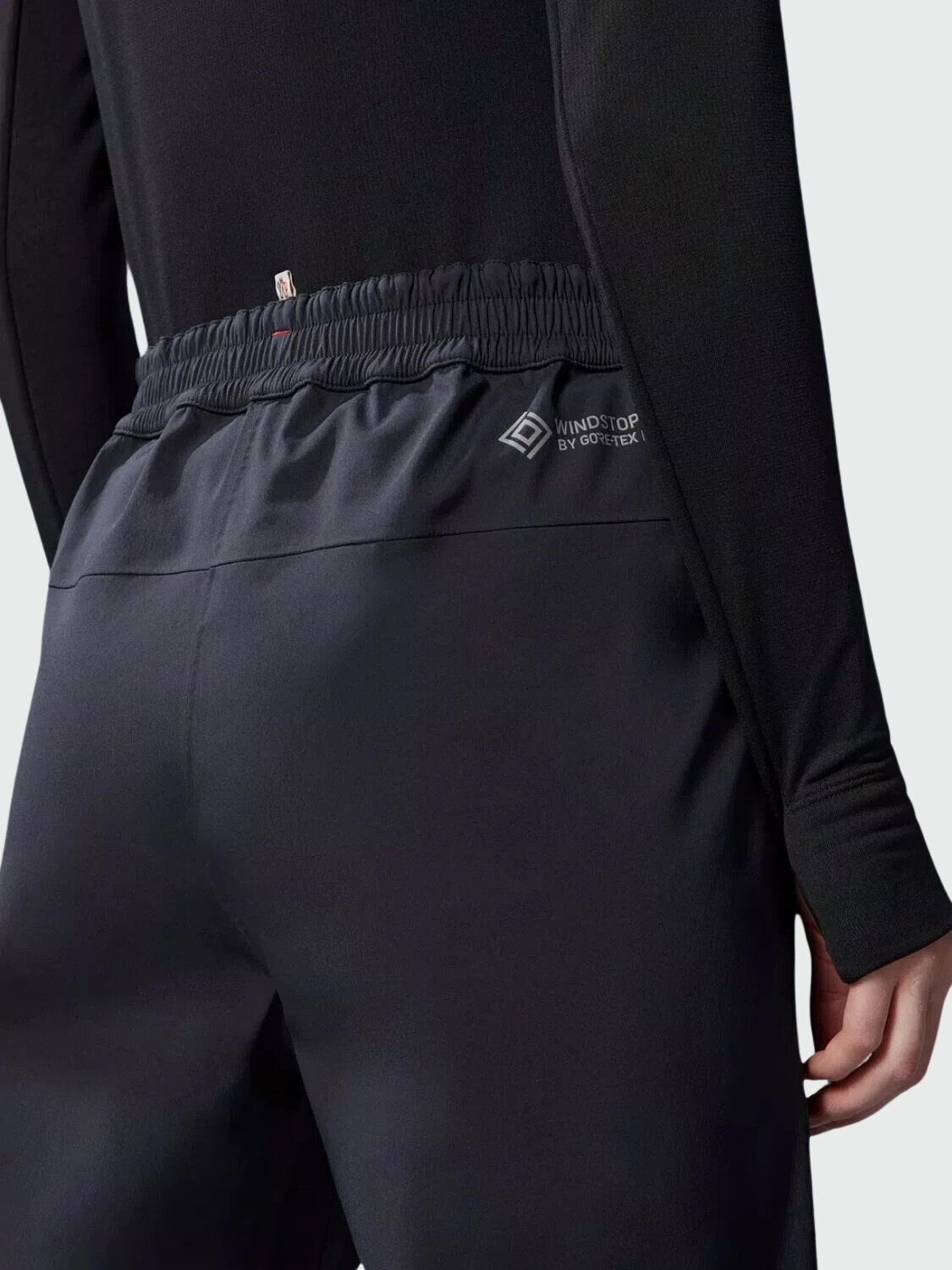 Moncler -Pantalón impermeable con tecnología WINDSTOPPER-GORE-TEX LABS Negro