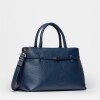 Cartera de mano Bay en cuero graneado Marine Blue