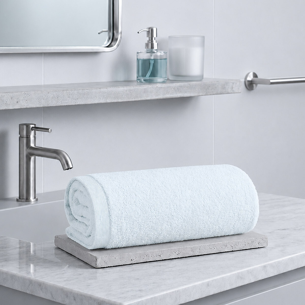 Toalla de Mano Dallas Döhler 50 cm x 70 cm 100% Algodón - CELESTE CLARO 