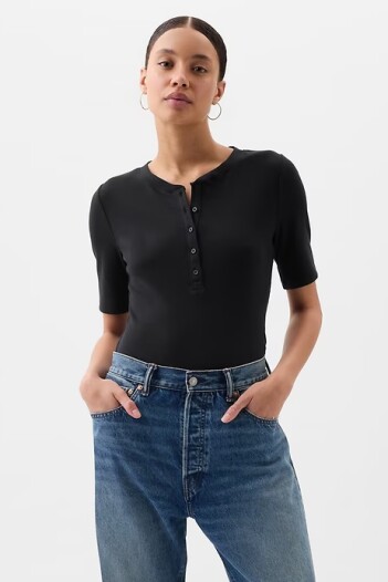 Remera Manga Corta Con Botones Mujer True Black