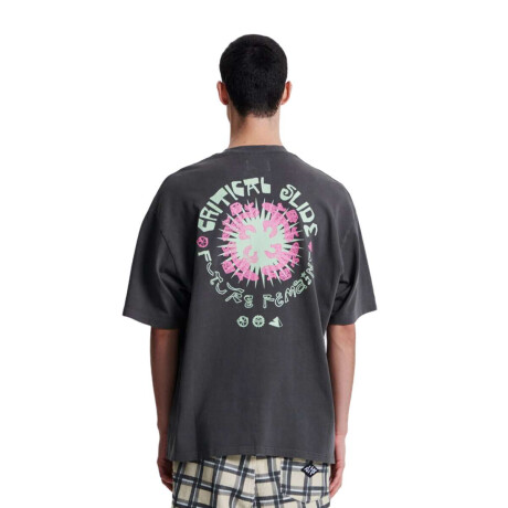 Remera Critical Slide Remains Negro