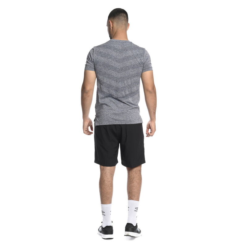 Remera Umbro Arrow de Hombre - 20104540 Negro-blanco