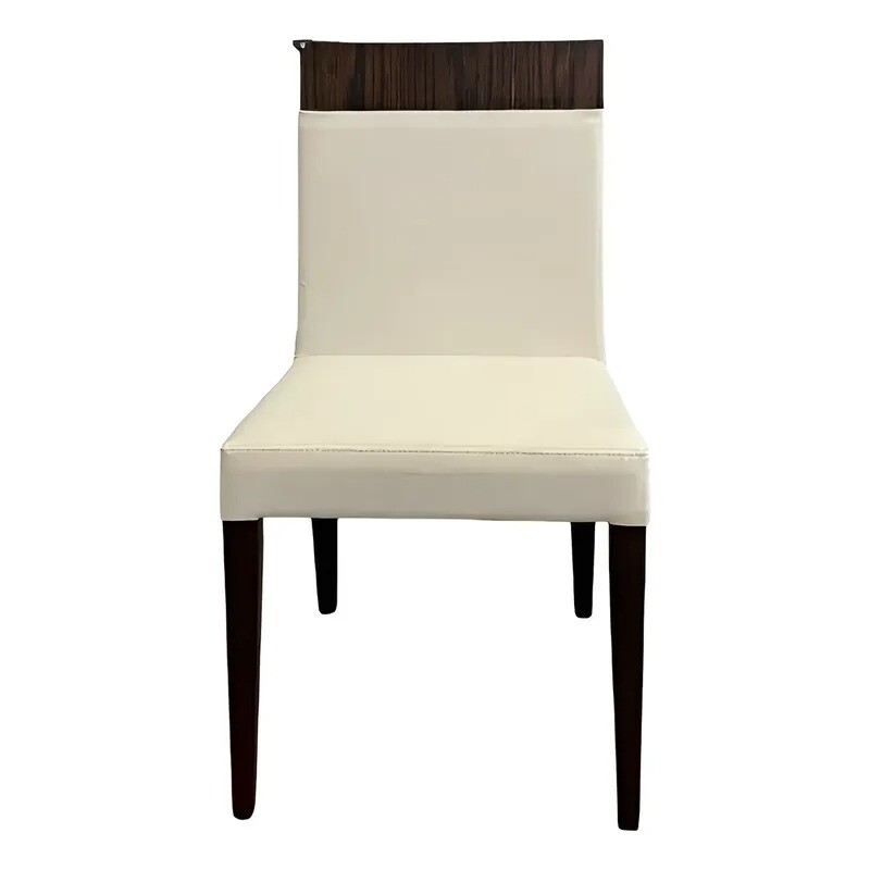 Silla de madera tapizada en sintético - PRODUCTO CON DETALLES Silla de madera tapizada en sintético - PRODUCTO CON DETALLES