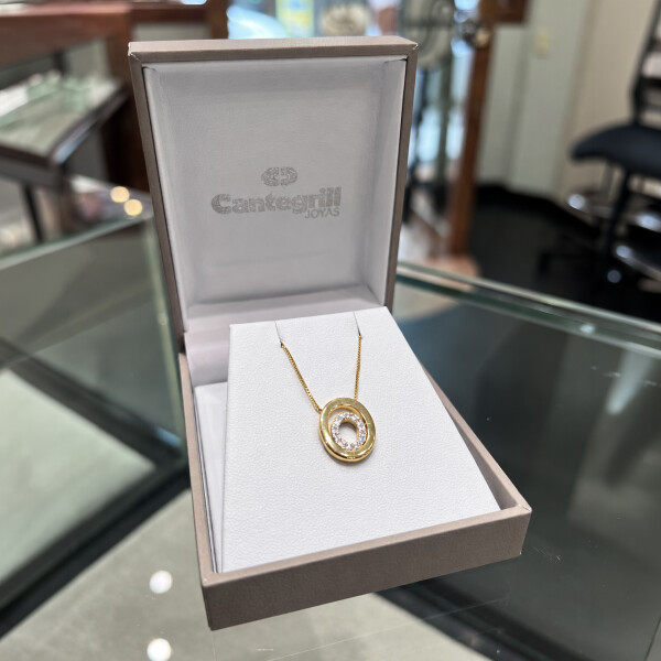 Colgante Corina de Oro Amarillo 18k con Brillantes Colgante Corina de Oro Amarillo 18k con Brillantes