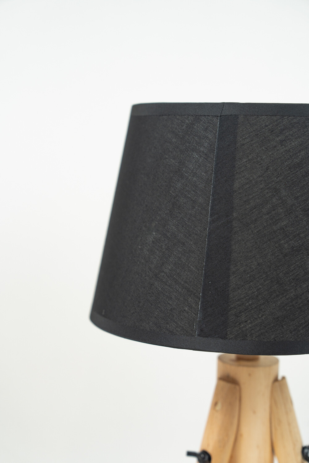 Lampara De Mesa Henderson Negro