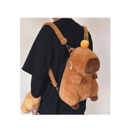 Mochila Peluche Capybara con Durazno 001