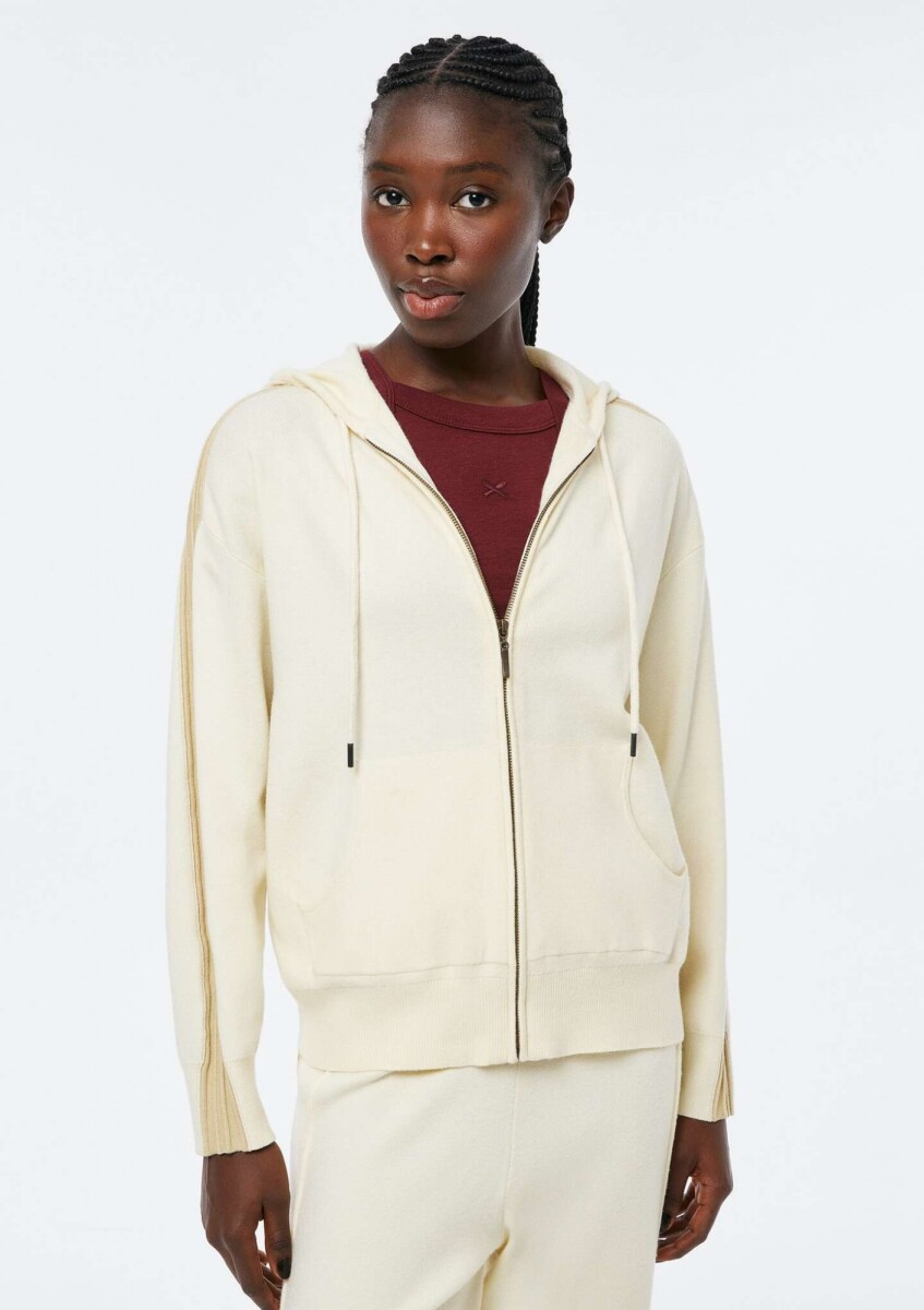 CAMPERA DE PUNTO CON CAPUCHA - BEIGE 