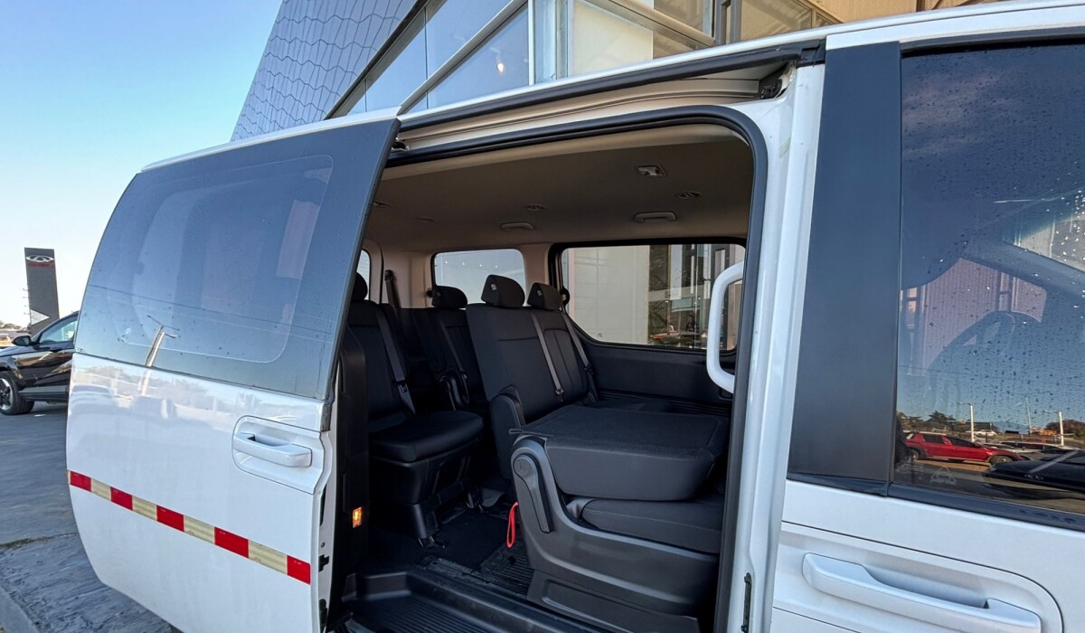 Hyundai H1 Staria Minibus Diesel 2,2 MT - 2022 Hyundai H1 Staria Minibus Diesel 2,2 MT - 2022