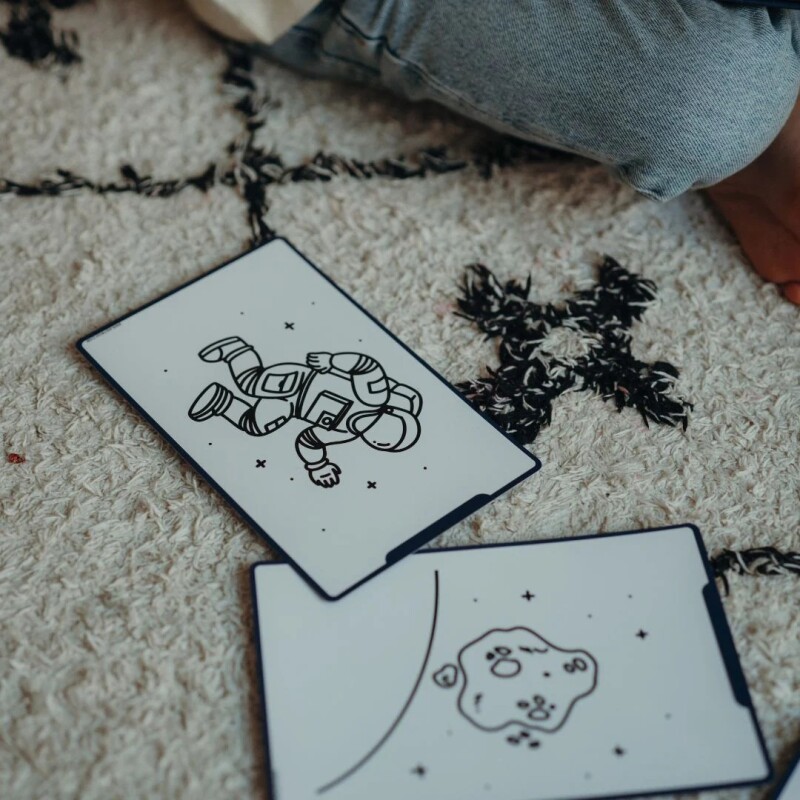 KIDYDRAW-MINI Mini Pizarra Led Con Libro Y Actividades - Galaxy