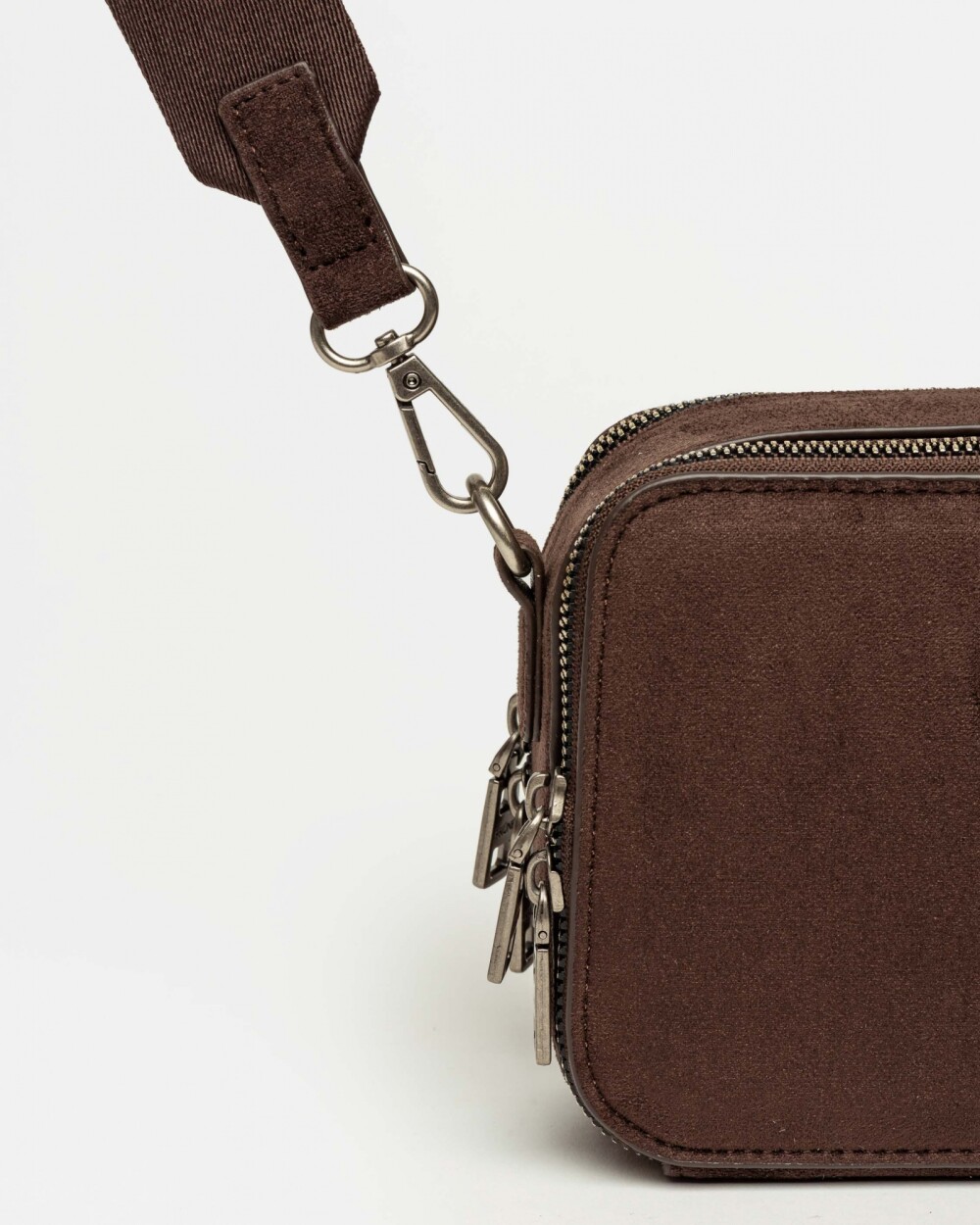 Bandolera New Penny en efecto gamuza Chocolate