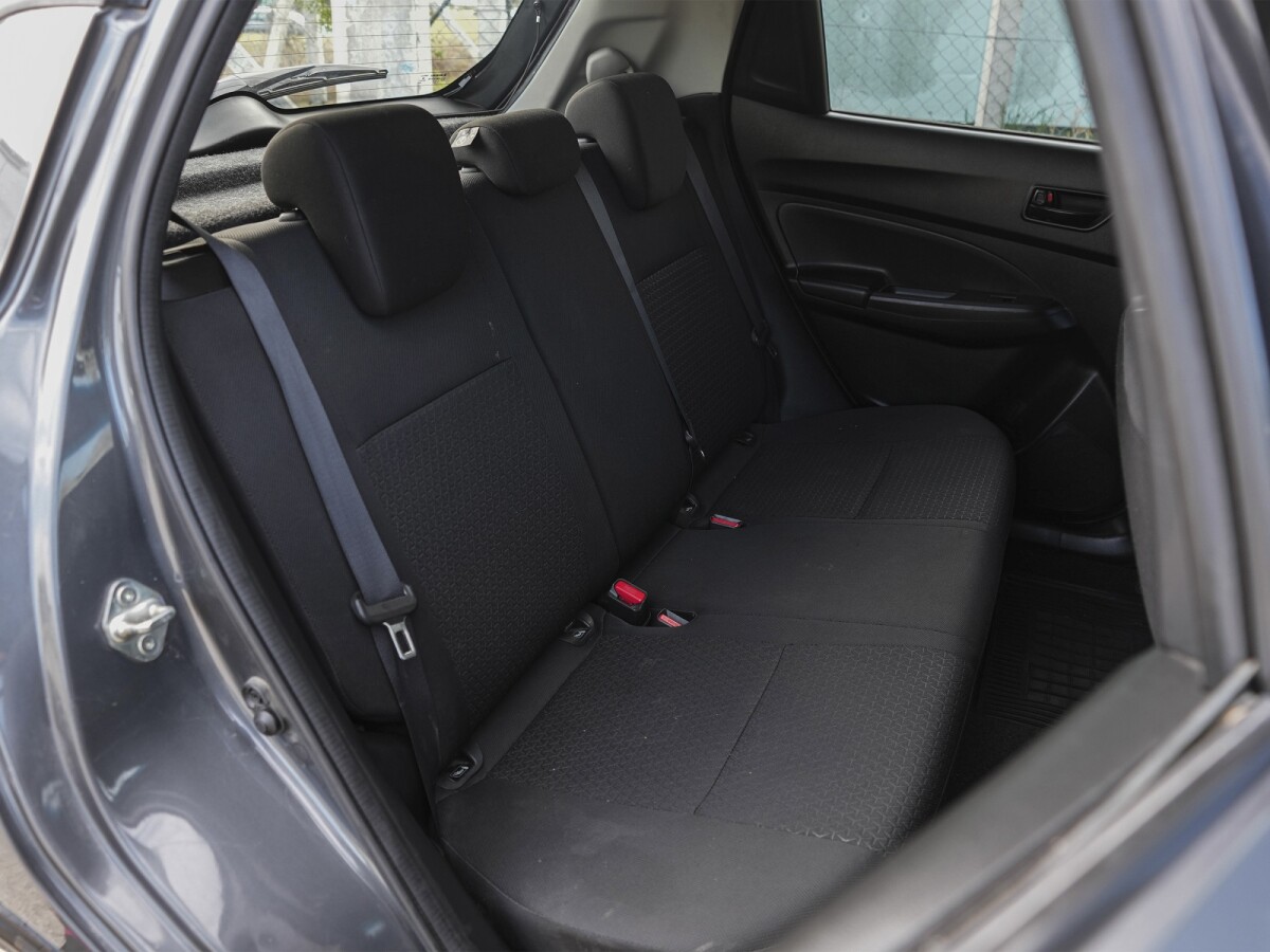 Suzuki Swift Gl 1.2 EXCELENTE ESTADO! | Permuta / Financia Suzuki Swift Gl 1.2 EXCELENTE ESTADO! | Permuta / Financia