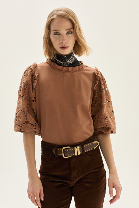 Blusa Narciso Camel