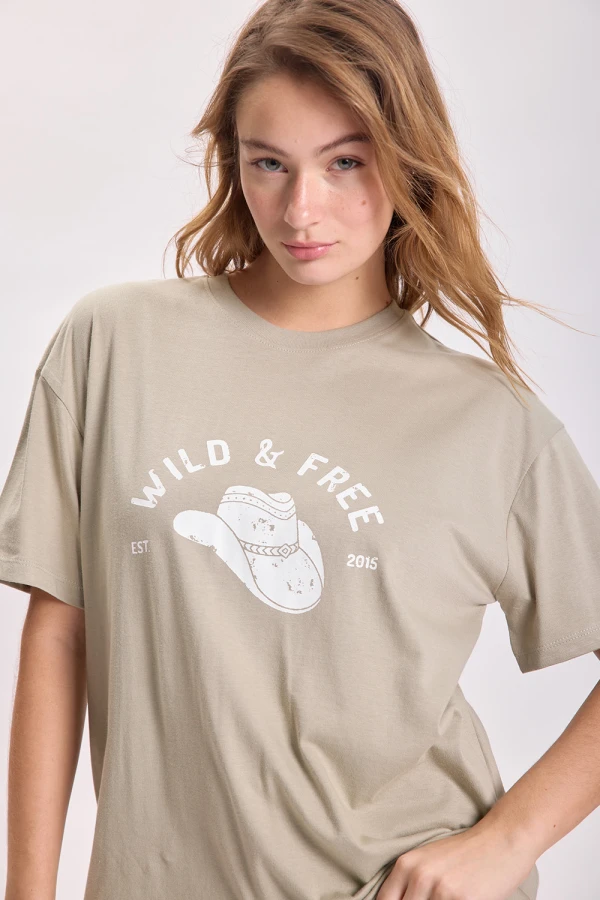 Remera oversize estampa Oliva