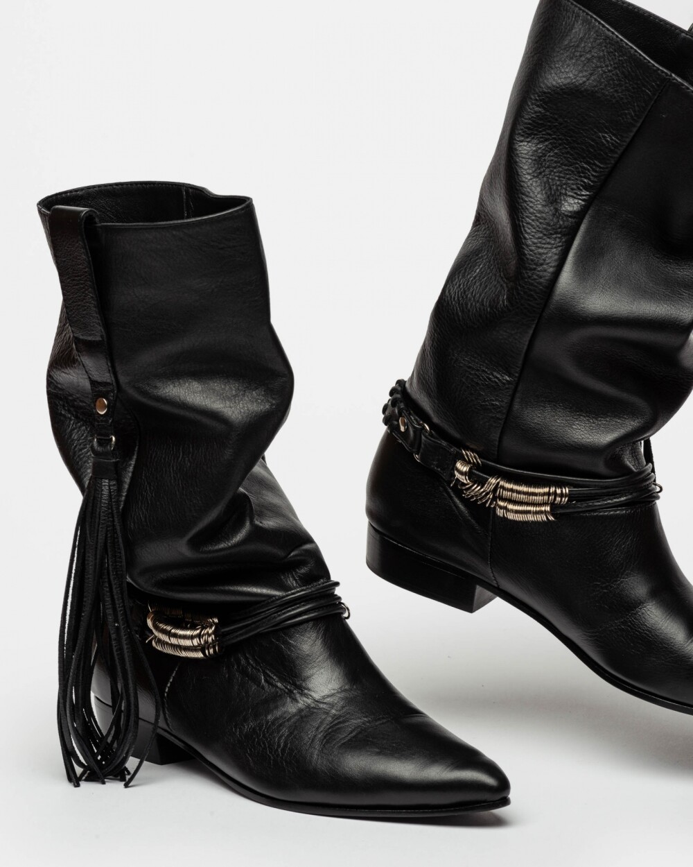 Bota Caña Media Amazonia En Cuero Liso Negro