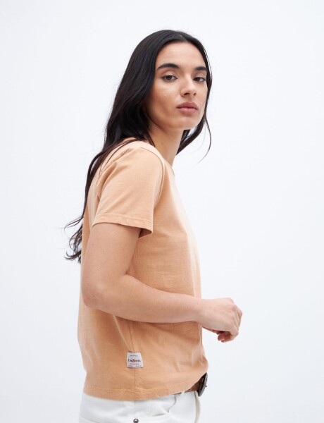 Remera Anette Camel