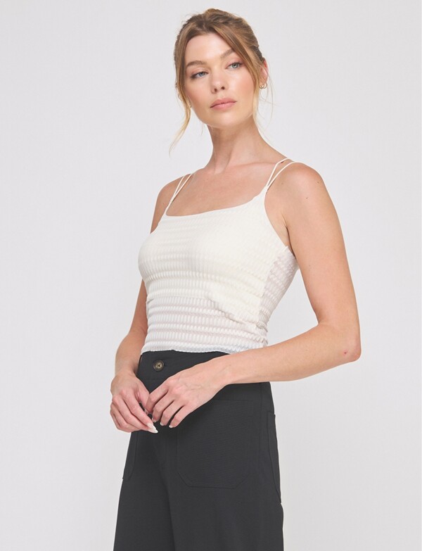 Top Crop Texturado Con Breteles Dobles CRUDO