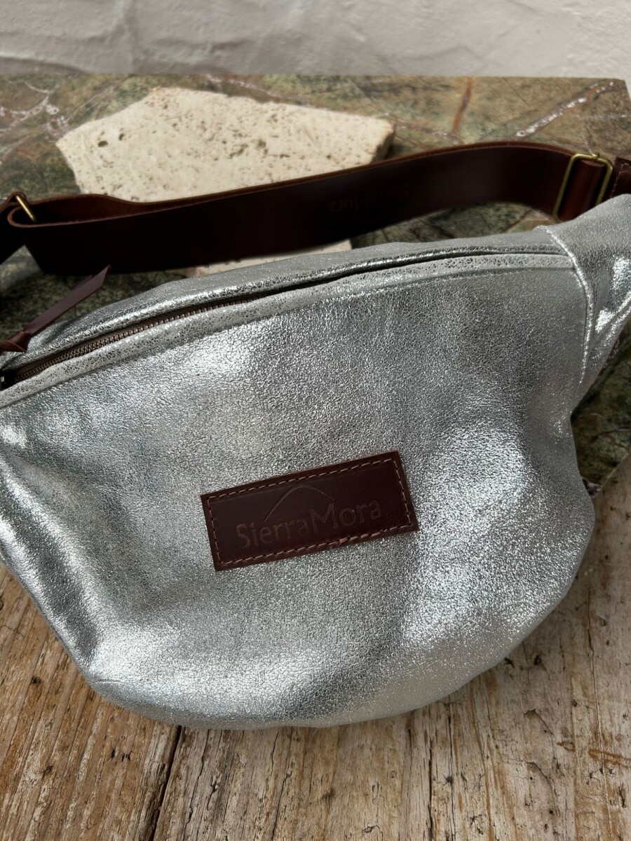 Leather Fanny Pack - Shinny Plateado 