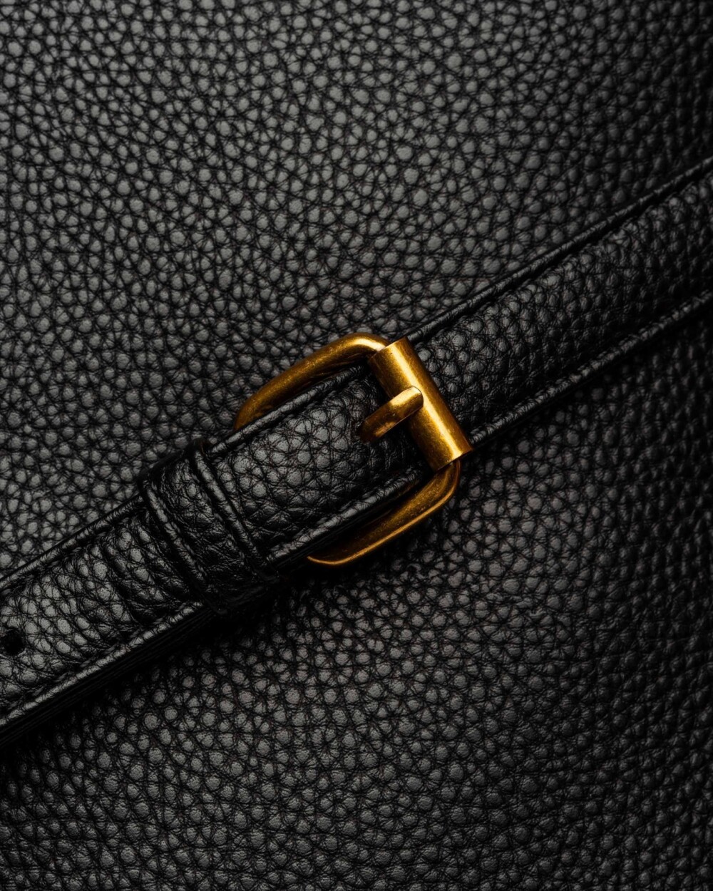Mochila Oslo en Efecto Cuero Graneado Negro