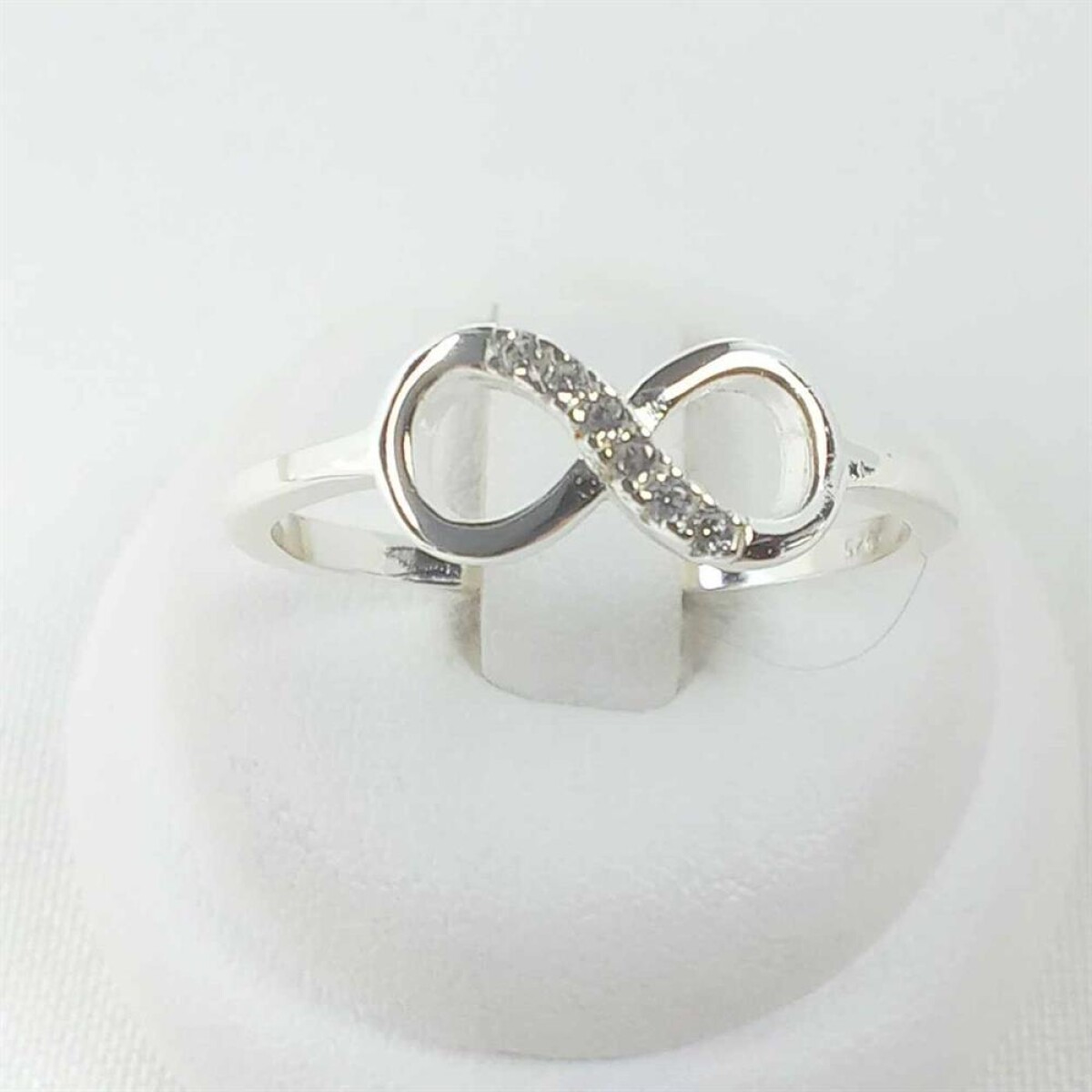 Anillo de plata 925 con circonias. Modelo INFINITO. 