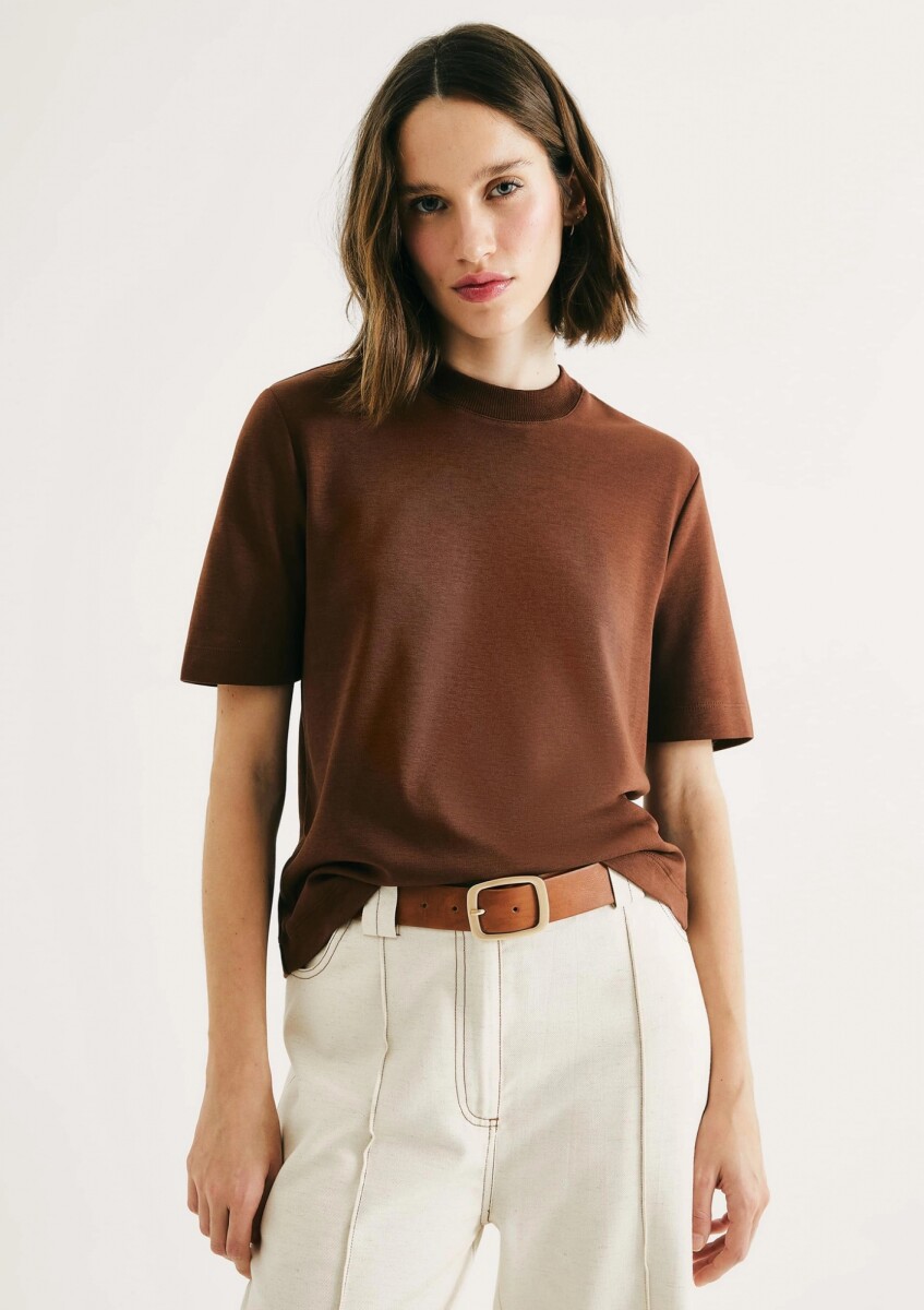 CAMISETA BÁSICA MANGA CORTA - MARRÓN 