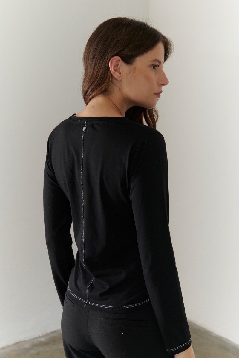 REMERA MERIDIANO NEGRO