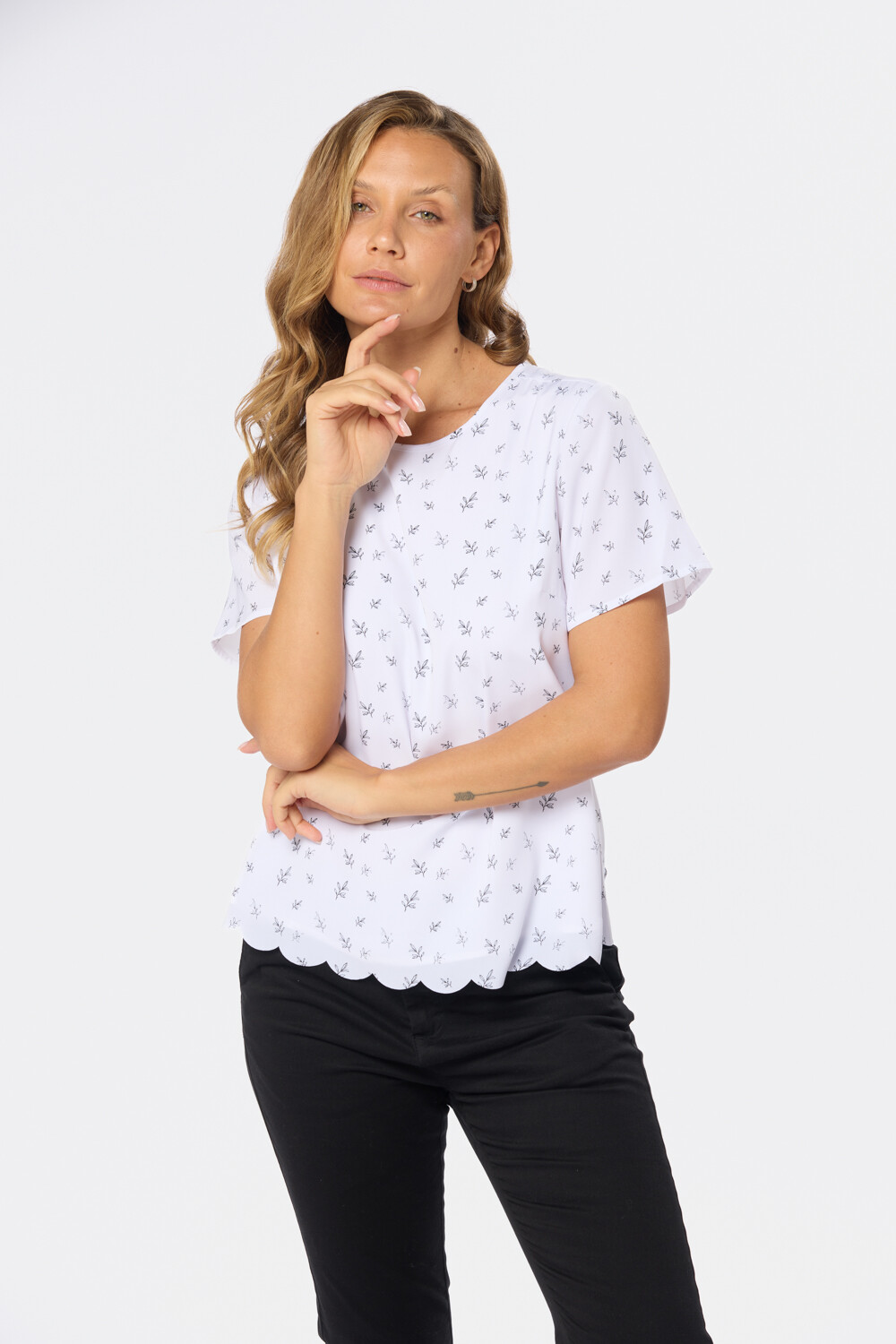 BLUSA CLÁSICA Hojas Negra