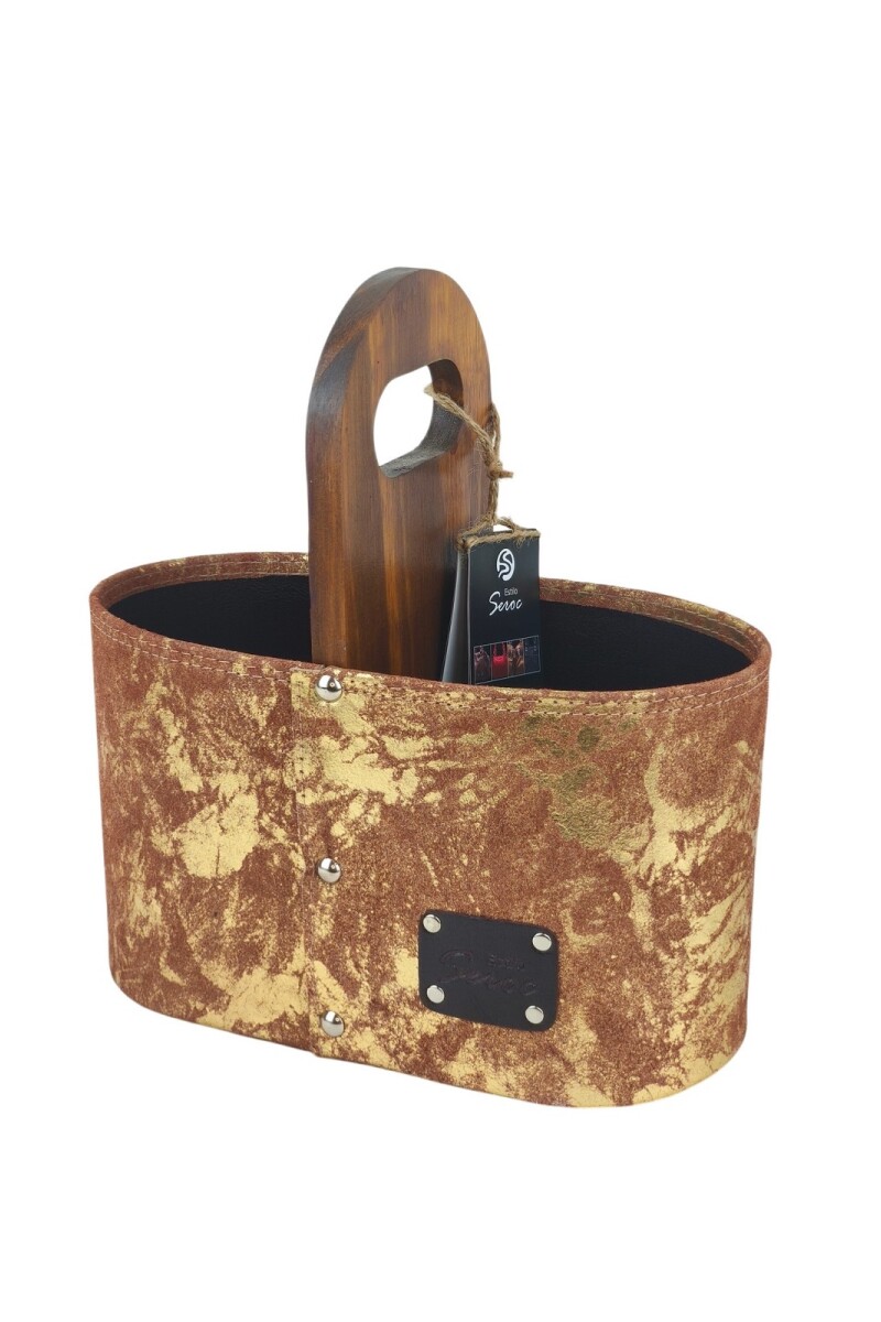 Matera Artesanal de Cuero con Detalles Metalizados Durazno con dorado