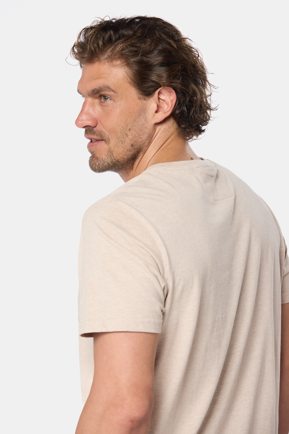 REMERA BORDADA Beige