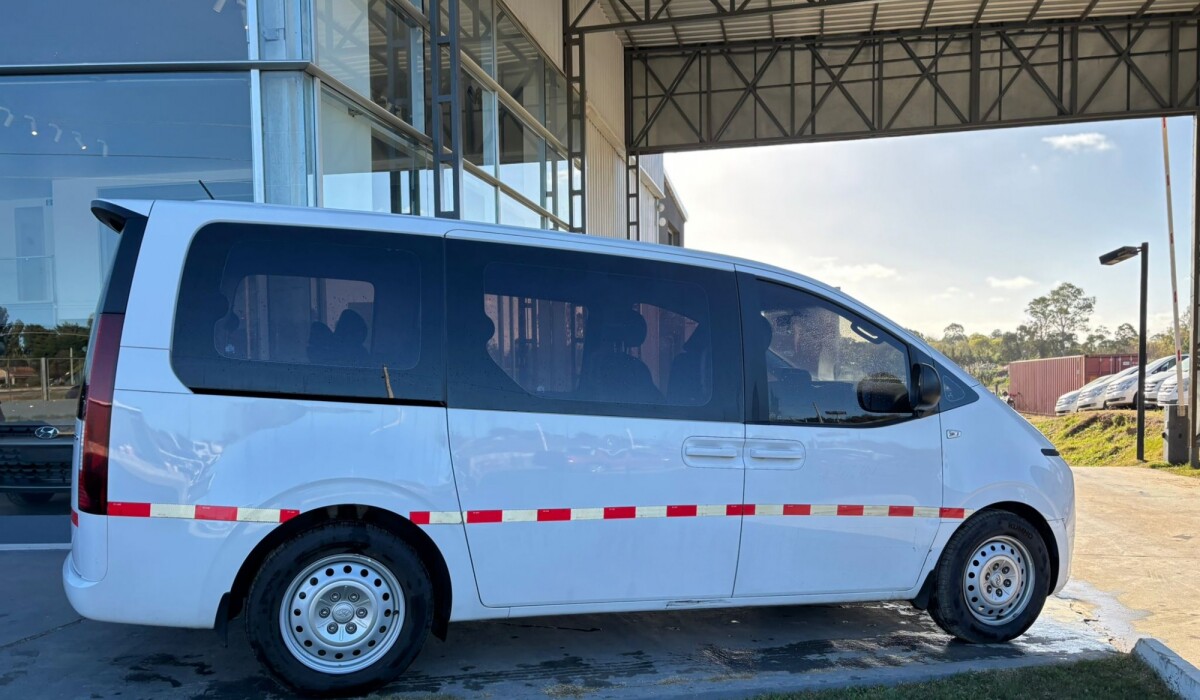 Hyundai H1 Staria Minibus Diesel 2,2 MT - 2022 Hyundai H1 Staria Minibus Diesel 2,2 MT - 2022