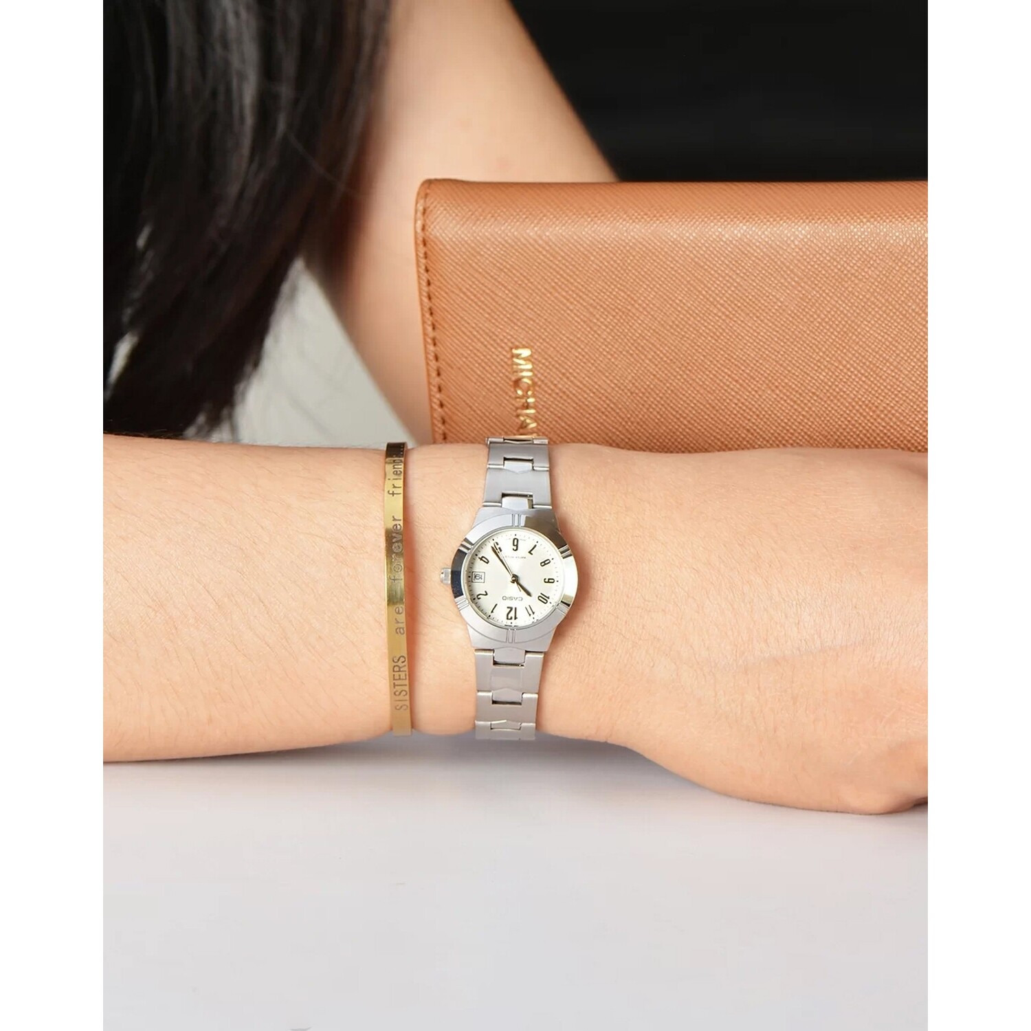 Reloj analogo en acero Casio dama Plateado Electroventas