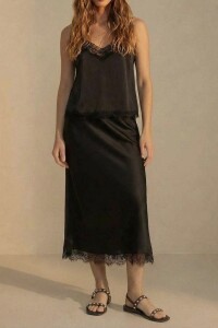 Falda Midi Satinada Negro