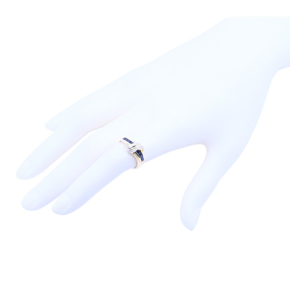 Anillo oro 18 k brillantes y zafiros carré. Anillo oro 18 k brillantes y zafiros carré.