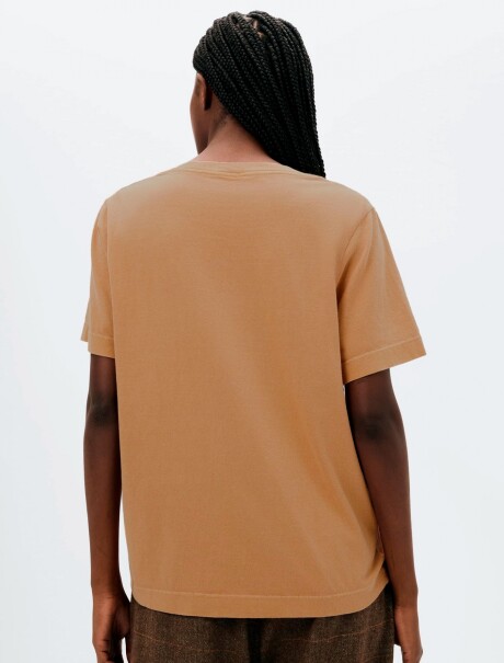 CAMISETA BÁSICA DE ALGODÓN ESCOTE EN V NARANJA
