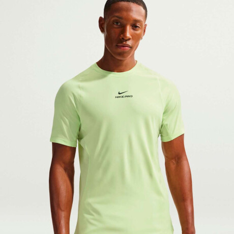 Remera Np Dri-Fit Npt Manga Corta de Hombre Verde