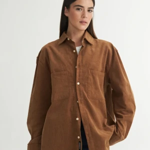 Camisas y blusas