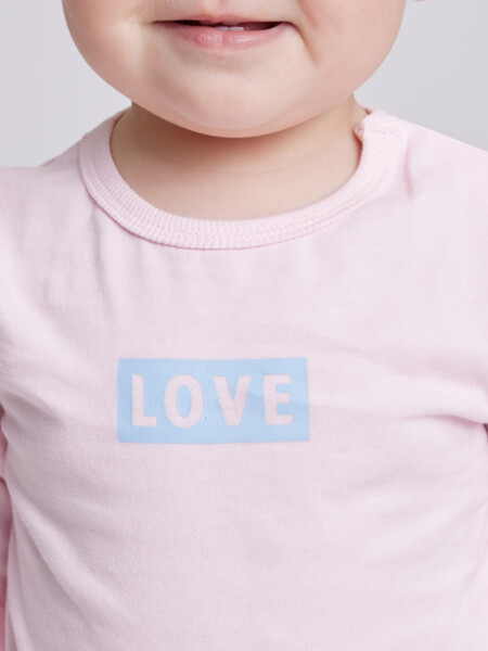 Body estampa Love Rosa