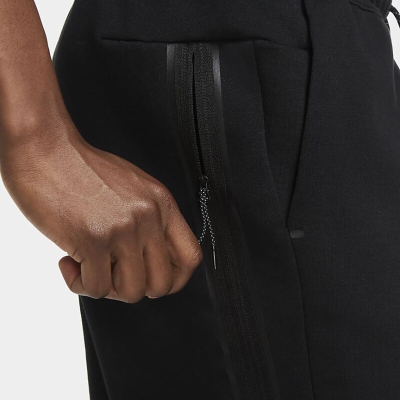SHORT NIKE TECH FLEECE SHORT NIKE TECH FLEECE